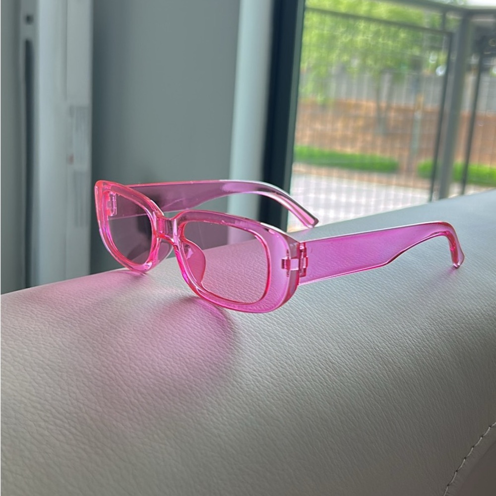 Bold Pink Rectangular Sunglasses with Chunky Design